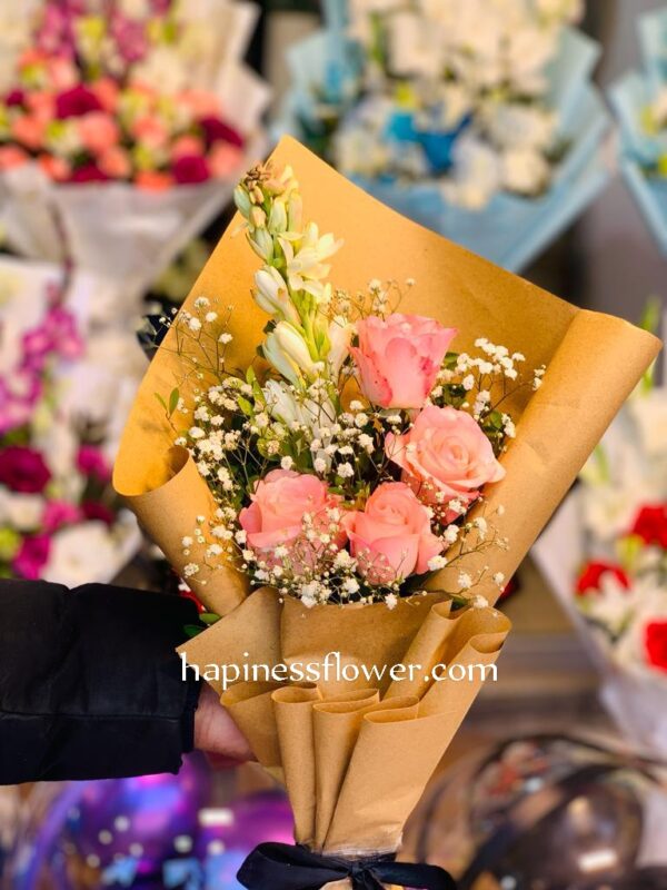 babiesbreath and pink roses bouquet